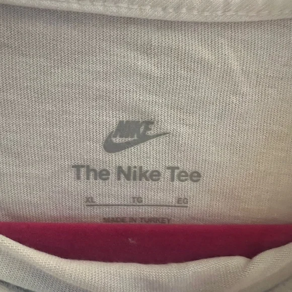 Nike White Graphic Boys T-Shirt - Picture 3 of 3